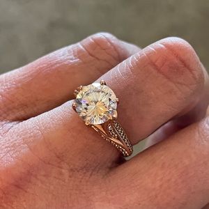 NEW! Rose gold size 7 Moissanite ring